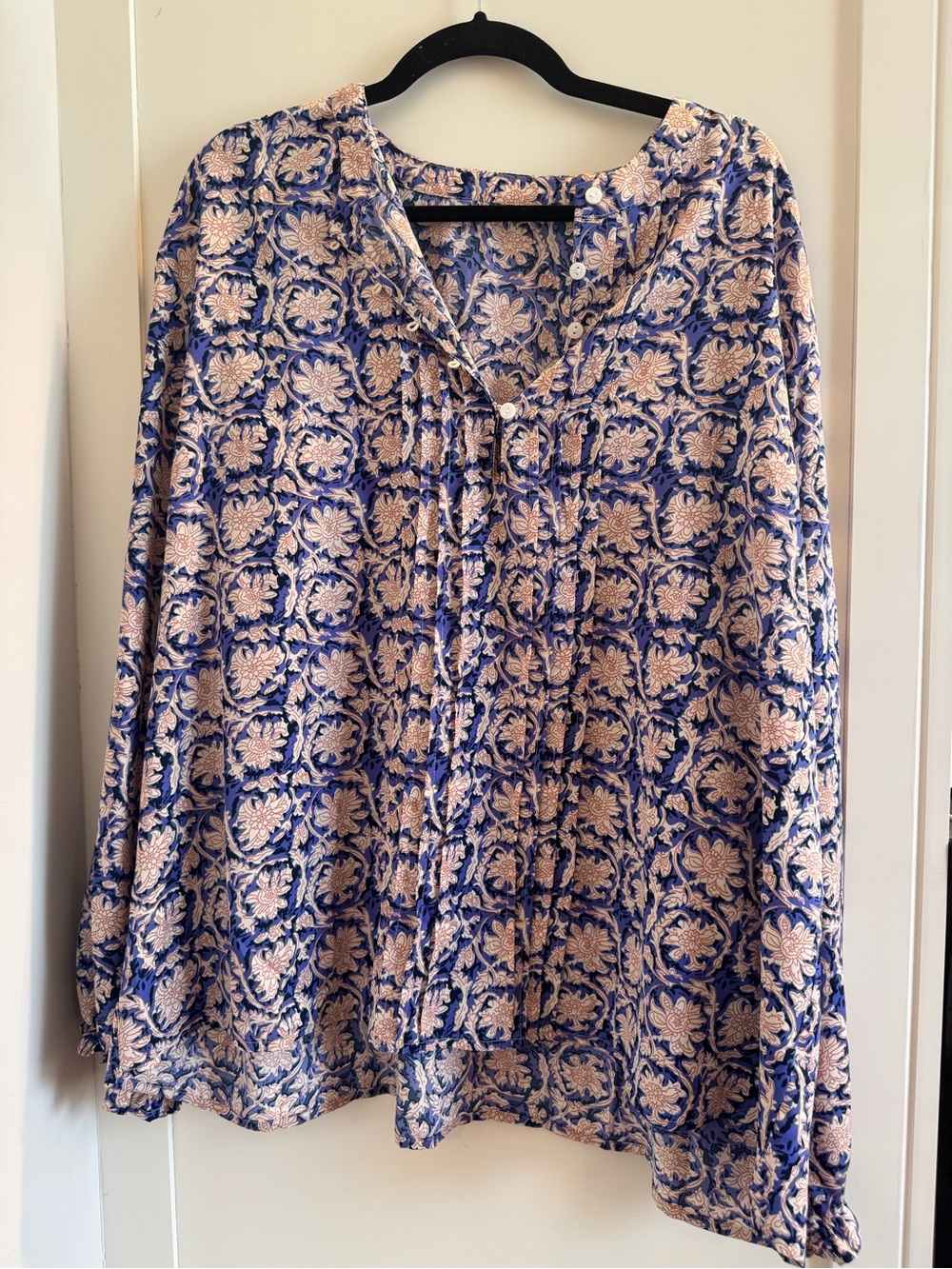 Women's Blue and Cream Floral Button-Front Blouse